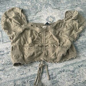 NWT AMERICAN EAGLE TOP MUTED GREEN